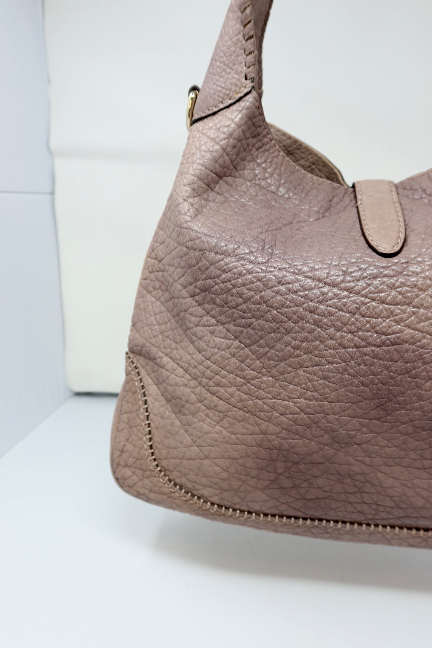 Gucci Hobo Jackie Grey Leather Shoulder Bag (comes with strap)