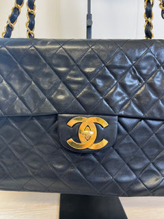 CHANEL Matelasse Lamb Skin Maxi Single Flap Bag