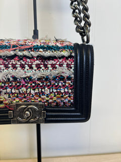CHANEL Small Boy Flap Bag in Multicolor Fringe Tweed and Black Smooth Calfskin Leather