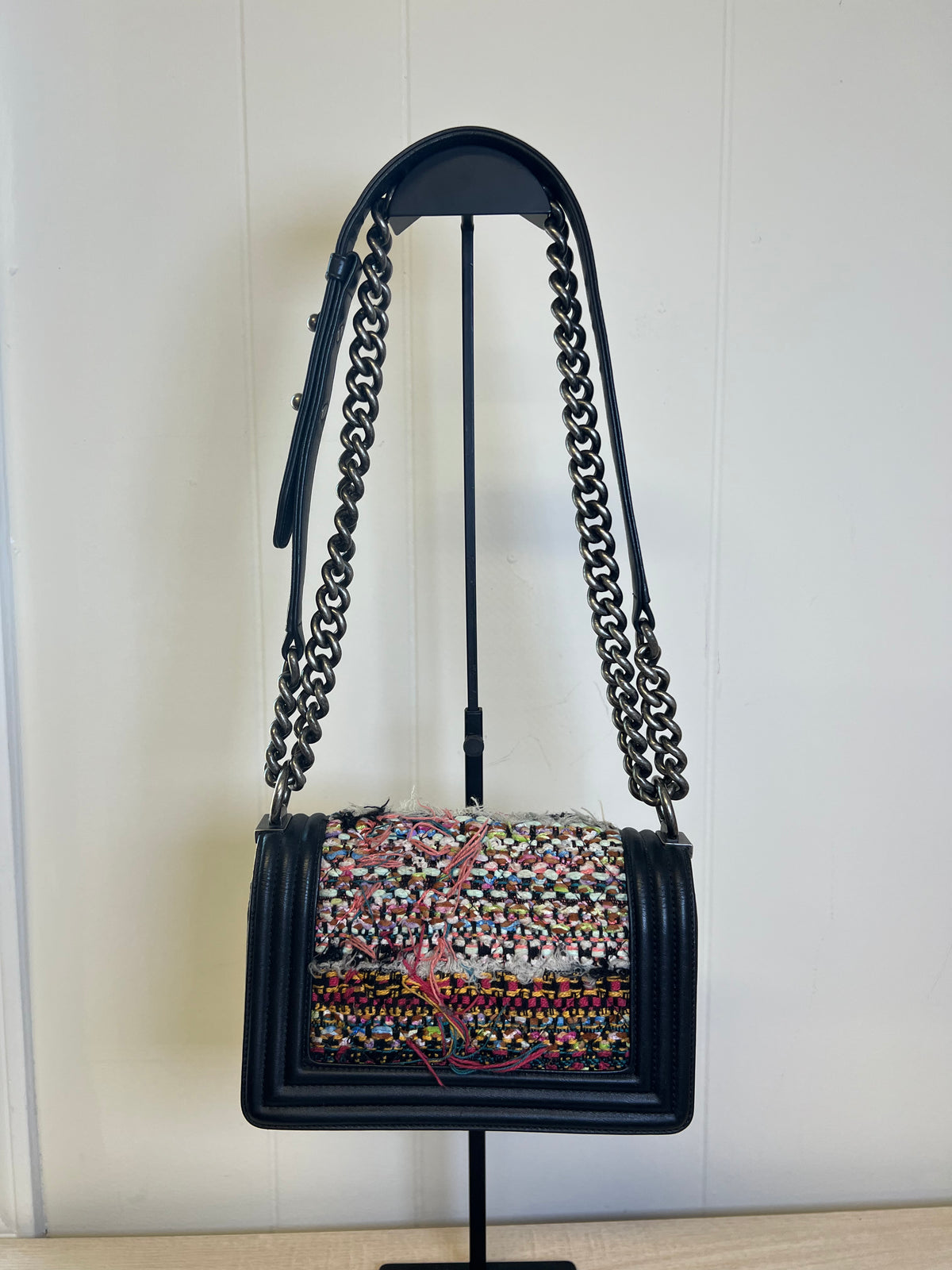 CHANEL Small Boy Flap Bag in Multicolor Fringe Tweed and Black Smooth Calfskin Leather