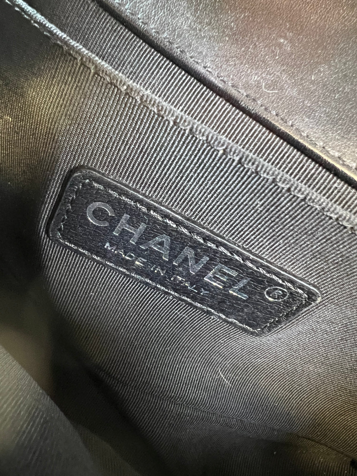 CHANEL Small Boy Flap Bag in Multicolor Fringe Tweed and Black Smooth Calfskin Leather