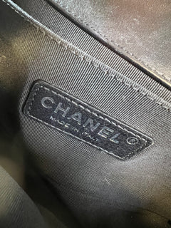 CHANEL Small Boy Flap Bag in Multicolor Fringe Tweed and Black Smooth Calfskin Leather