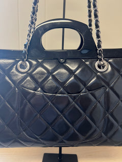 CHANEL Delivery Tote in Glazed Black