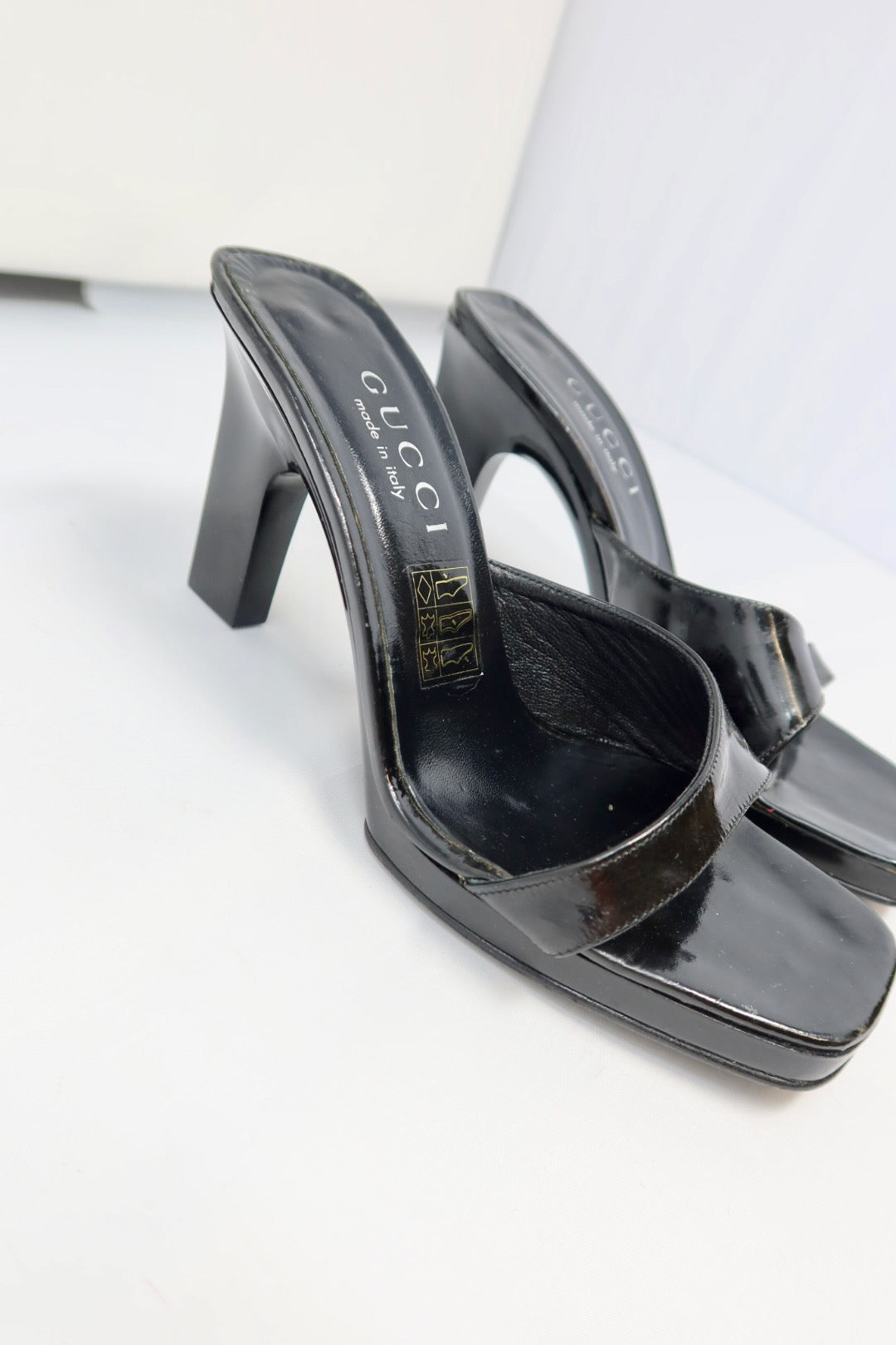 Gucci Tom Ford Era Pantent Leather Black Heels - 34.5 IT