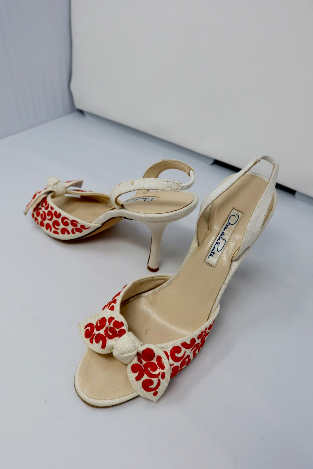 Oscar De La Renta Embroidered Stiletto Heels - 38 EU