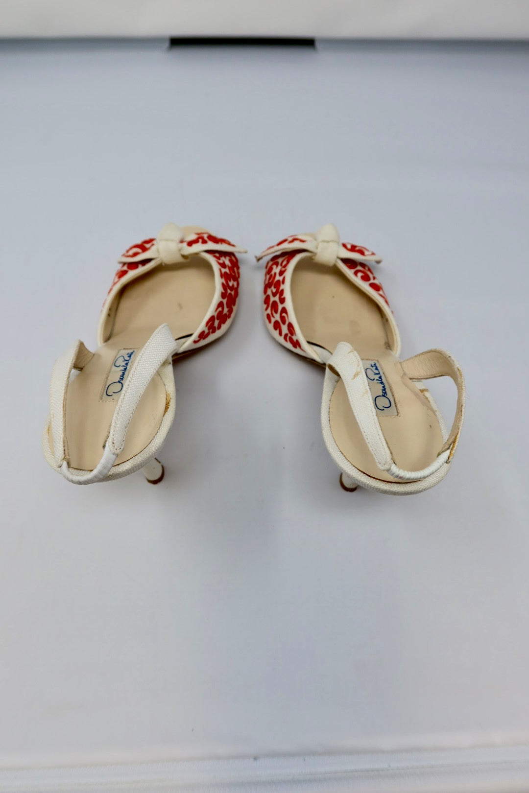 Oscar De La Renta Embroidered Stiletto Heels - 38 EU
