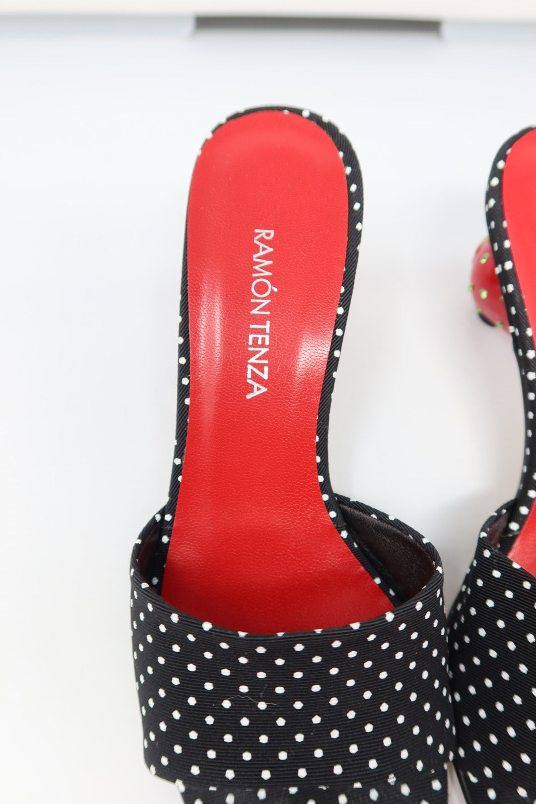 Ramon Tenza Strawberry Heels - 5 US