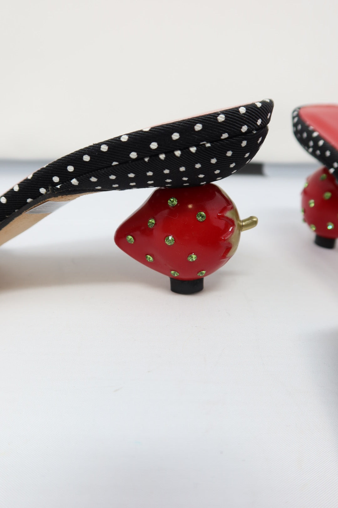 Ramon Tenza Strawberry Heels - 5 US