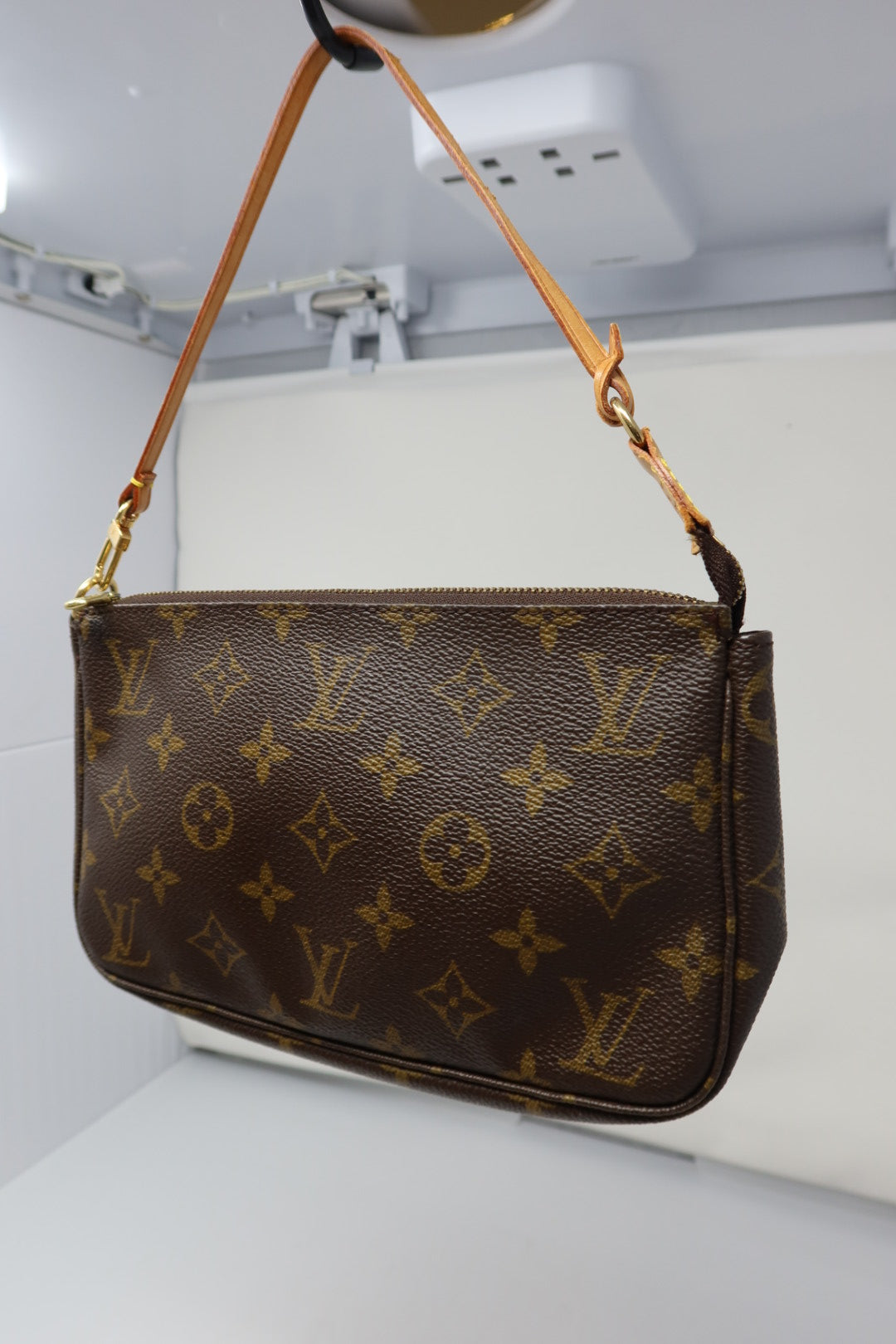 Louis Vuitton Monogram Pochette (comes with original duster)
