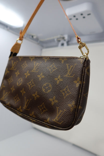 Louis Vuitton Monogram Pochette (comes with original duster)