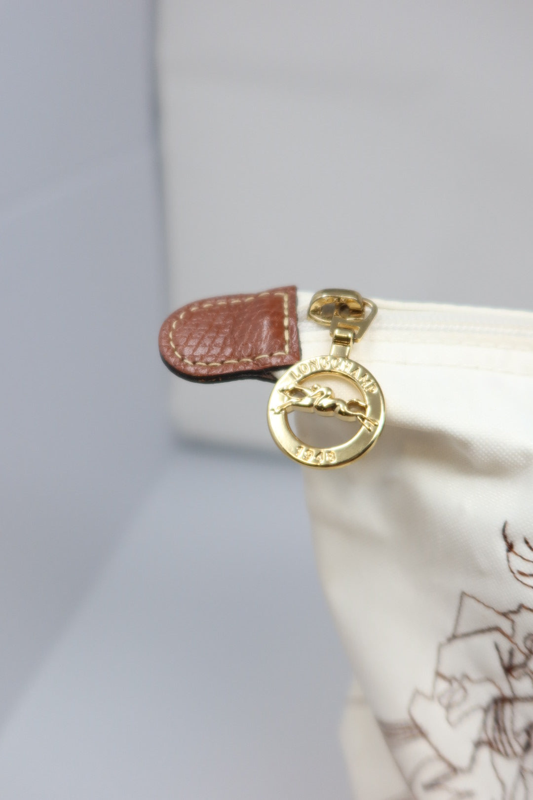 [RARE] White Embroidered Longchamp Tote - Under $300