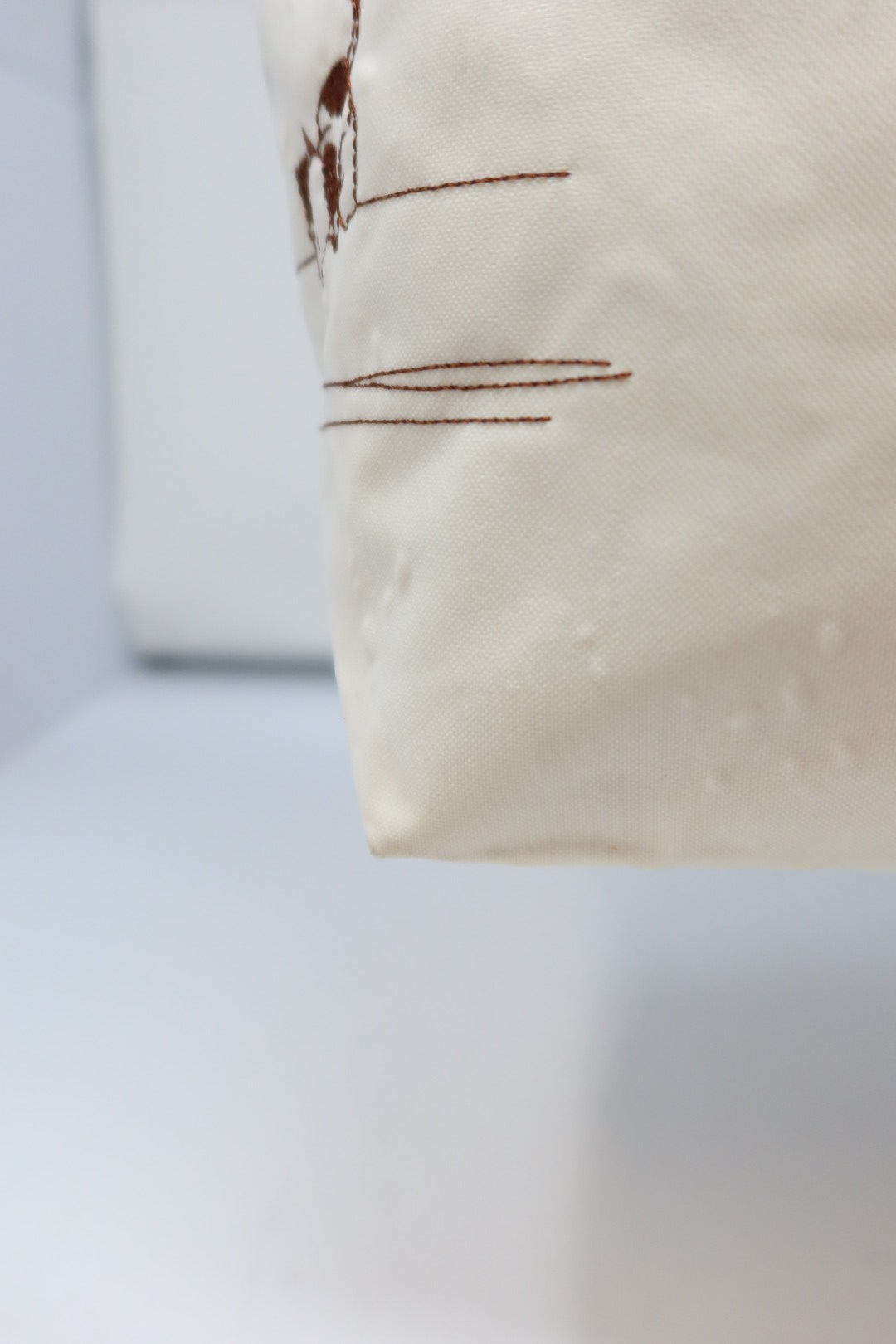 [RARE] White Embroidered Longchamp Tote - Under $300