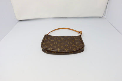 Louis Vuitton Monogram Pochette