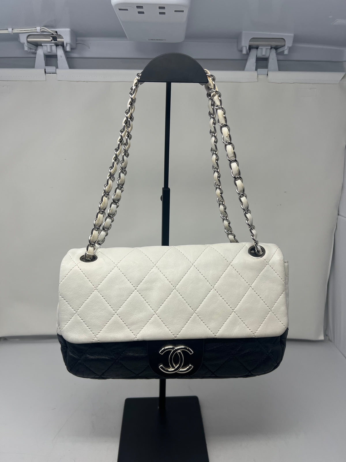 Chanel Flap Black/White Leather Crossbody Bag