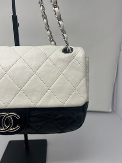 Chanel Flap Black/White Leather Crossbody Bag