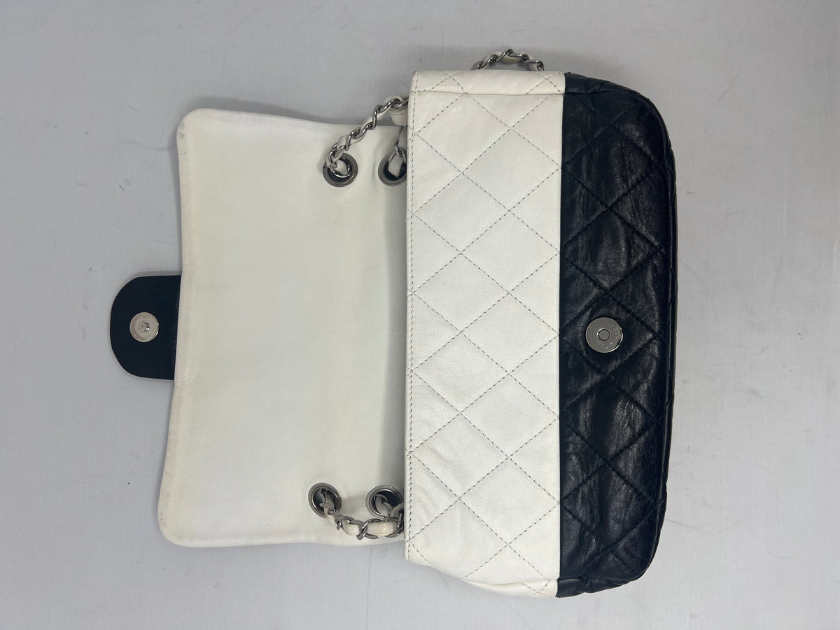 Chanel Flap Black/White Leather Crossbody Bag