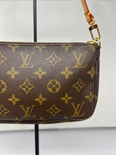 Louis Vuitton Monogram pochette