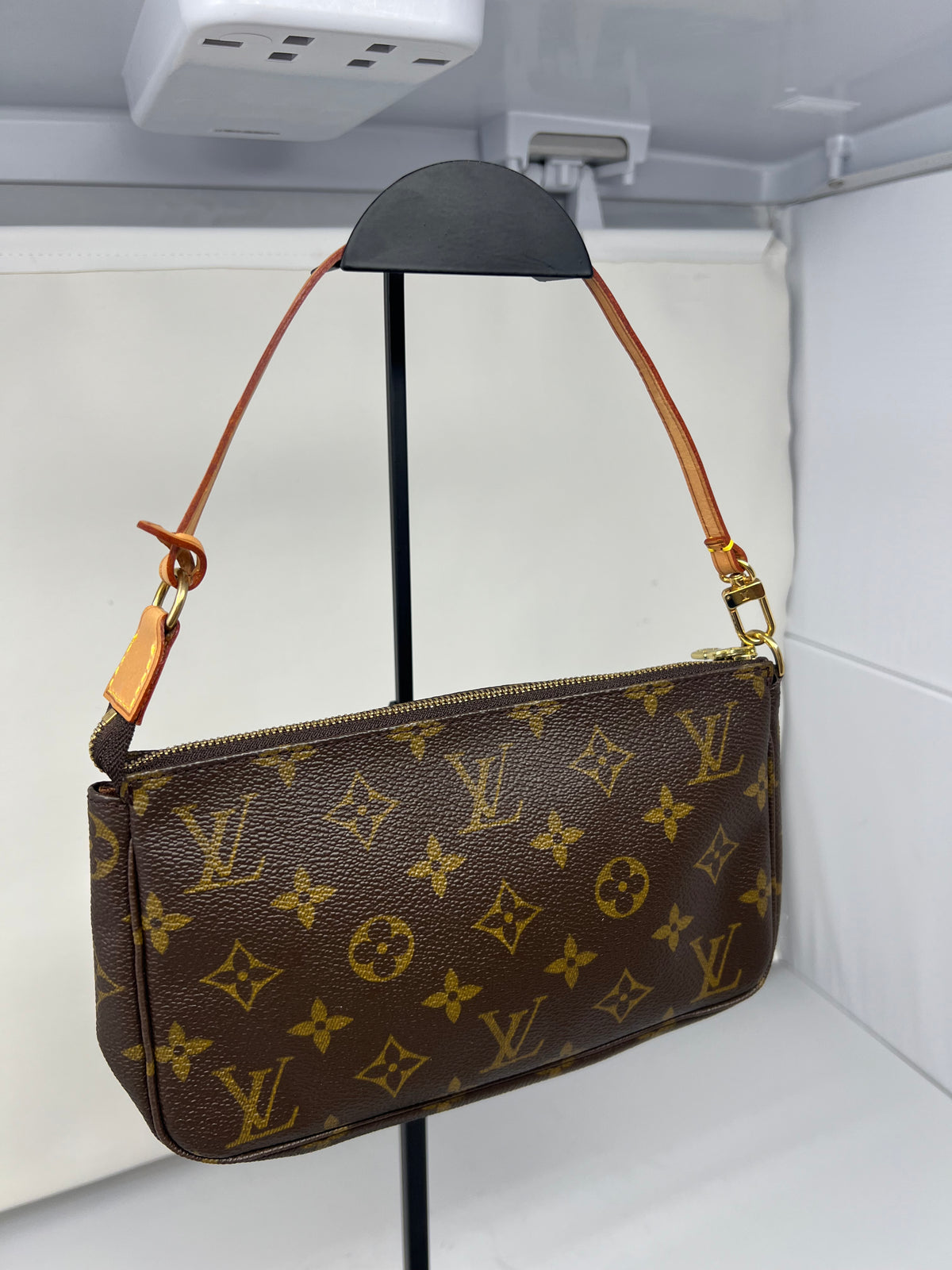 Louis Vuitton Monogram pochette