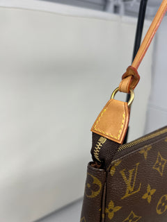 Louis Vuitton Monogram pochette