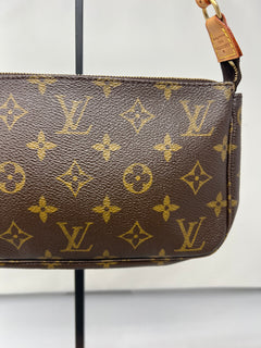 Louis Vuitton Monogram pochette
