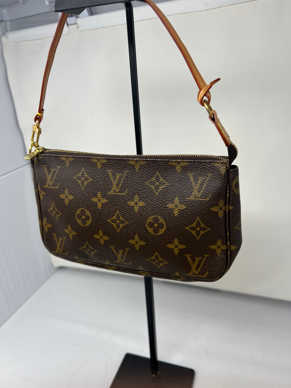 Louis Vuitton Monogram pochette