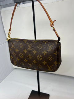 Louis Vuitton Monogram pochette