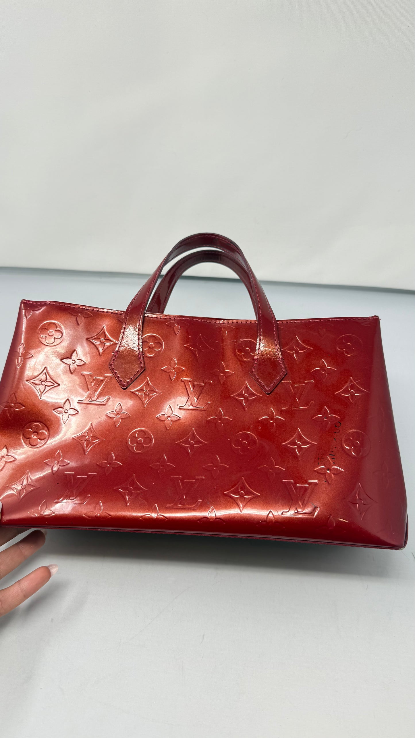 Red Wilshire Vernis Louis Vuitton