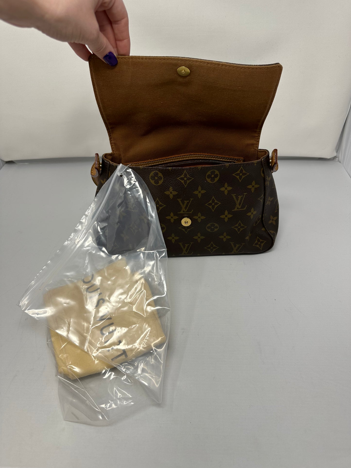 Louis Vuitton Looping Monogram Brown Canvas Shoulder Bag