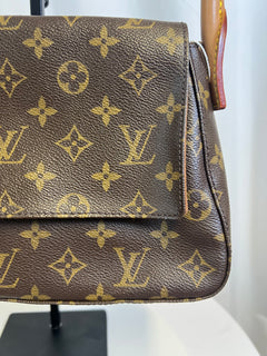 Louis Vuitton Monogram Looping