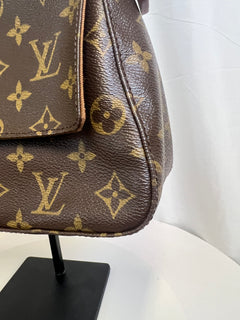 Louis Vuitton Monogram Looping