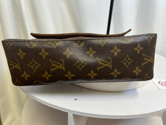 Louis Vuitton Monogram Looping