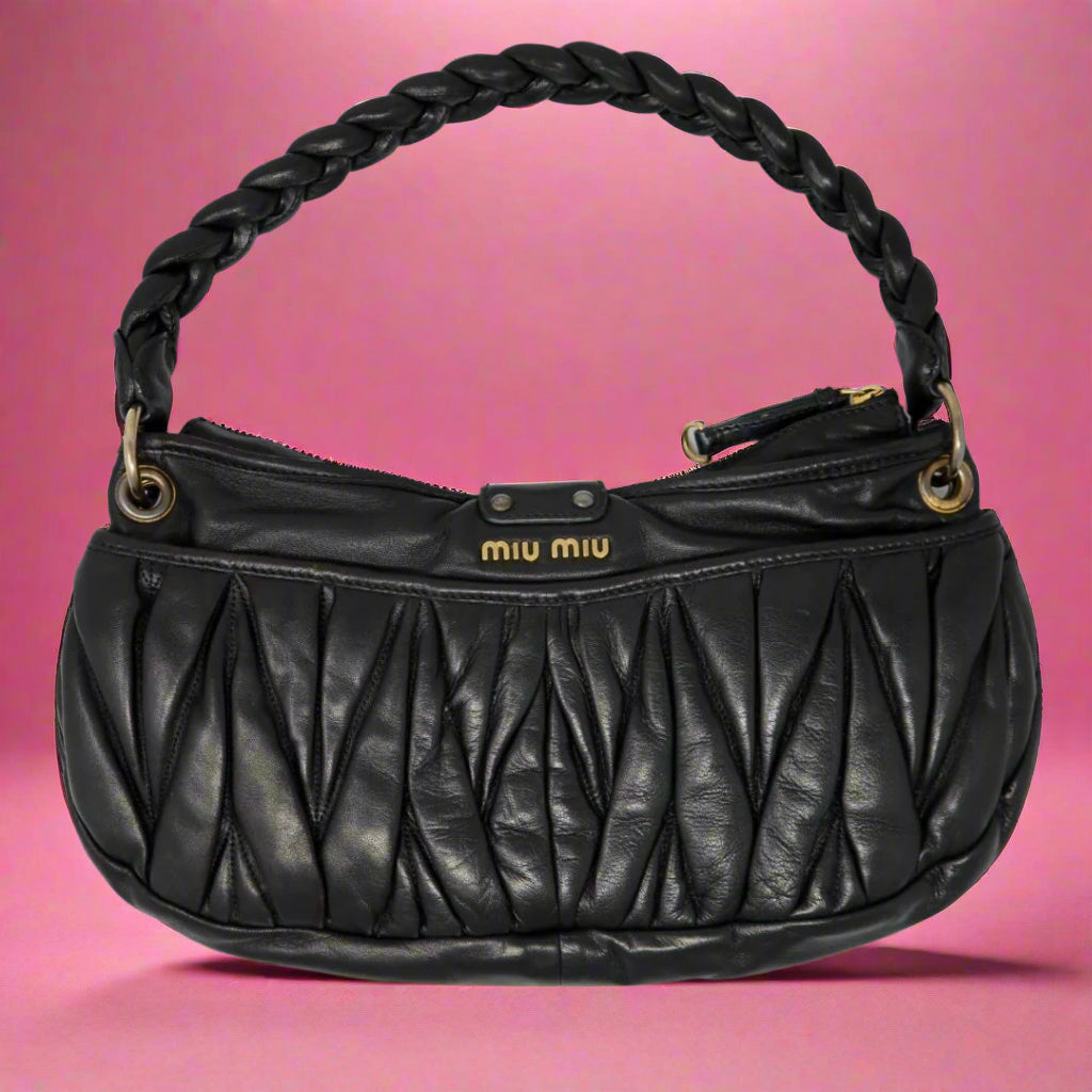 ☆韓国の人気☆【MIU MIU】☆MATELASSE hobo bag☆関税込☆ Miu Miu Wander Matelassé Nappa Leather Hobo Bag | Saks Fifth