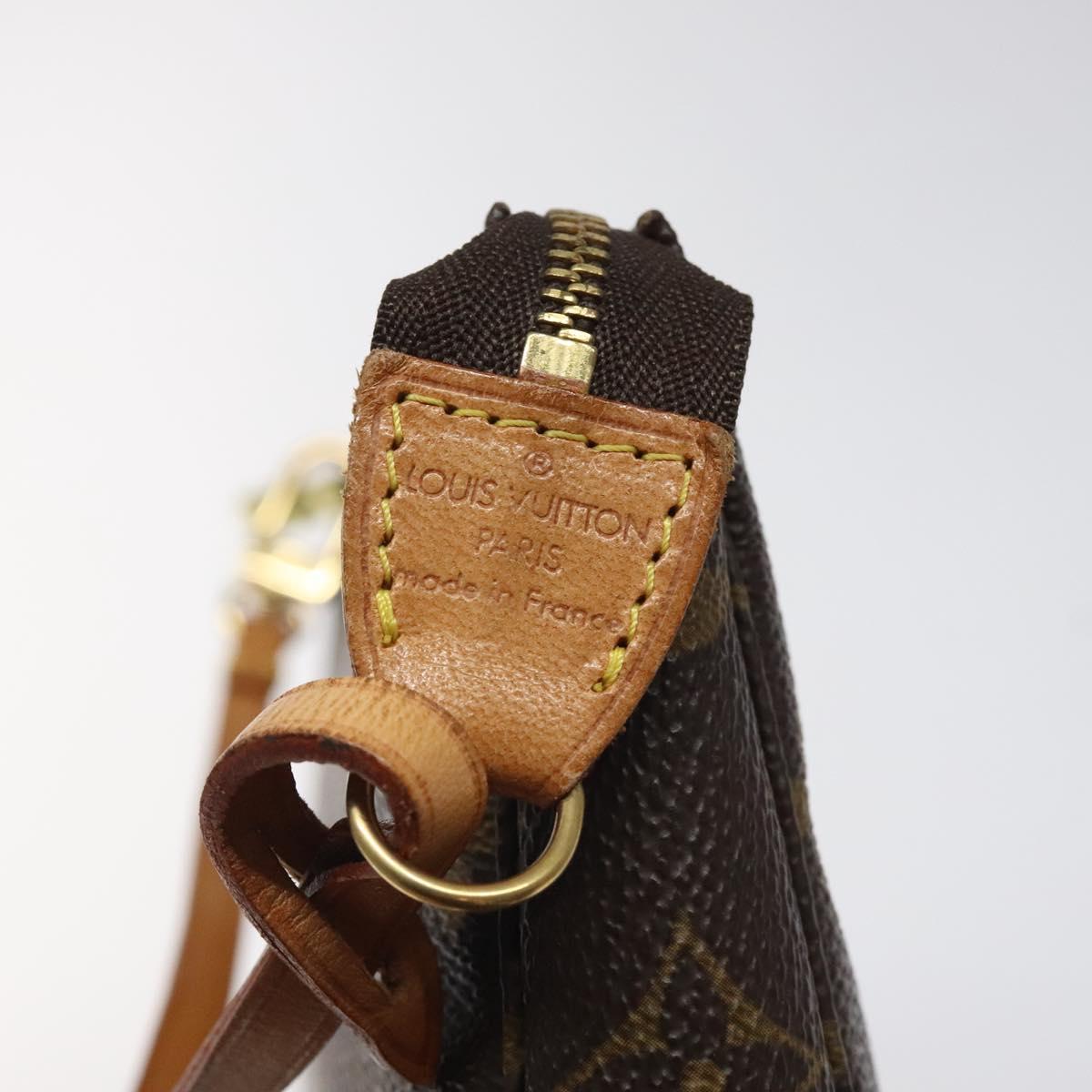 LOUIS VUITTON Monogram Pochette 2